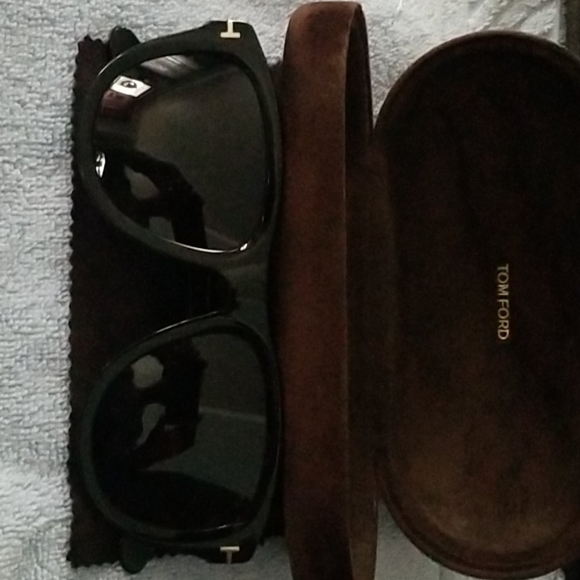 Sunglasses - Picture 5 of 6